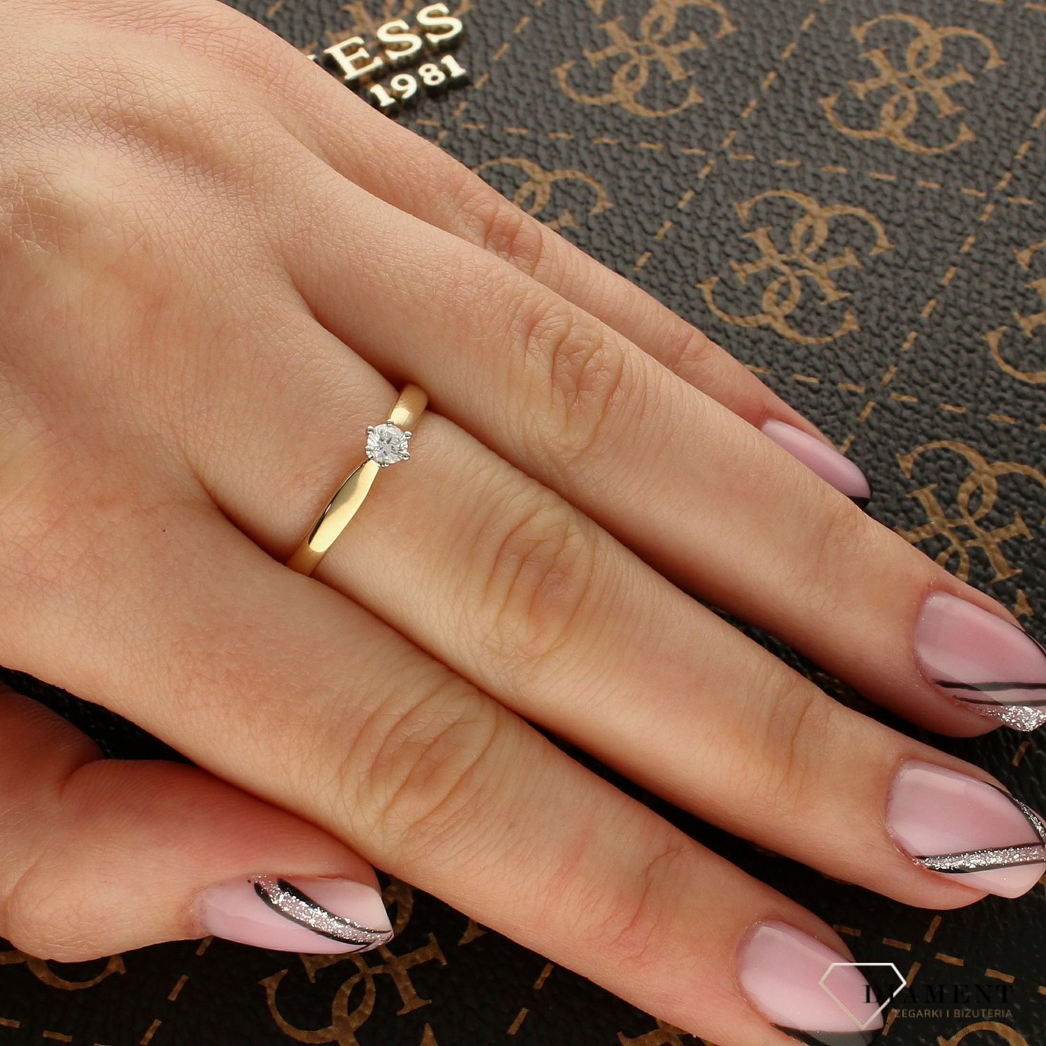 pierścionek zaręczynowy złoty z diamentem R62567 YW.jpg